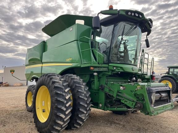 Image of John Deere S670 equipment image 2