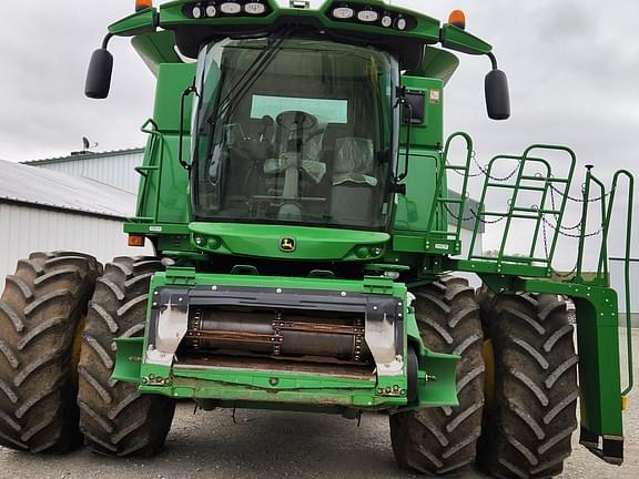 Image of John Deere S670 equipment image 1
