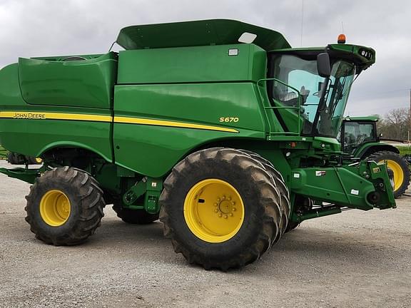Image of John Deere S670 equipment image 3