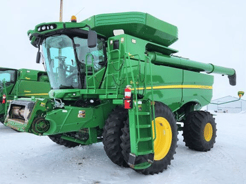 Main image John Deere S670