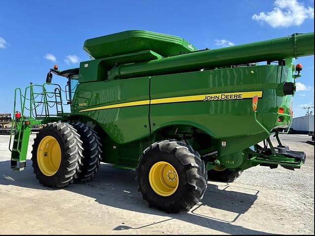Image of John Deere S670 equipment image 4