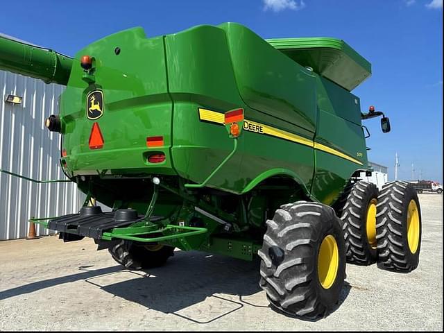 Image of John Deere S670 equipment image 3