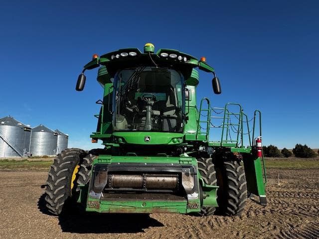 Image of John Deere S670 equipment image 3