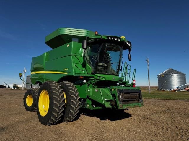2013 John Deere S670 Equipment Image0