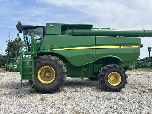 Image of John Deere S670 equipment image 4