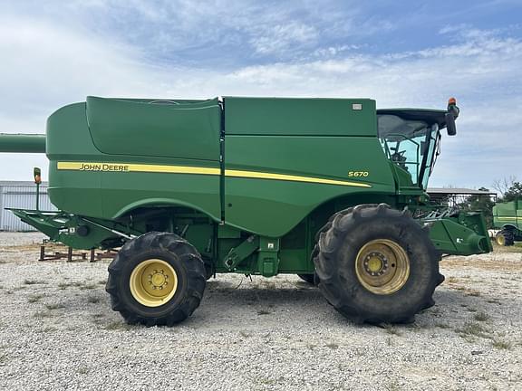 Image of John Deere S670 equipment image 3