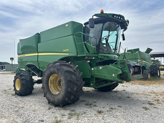 Image of John Deere S670 equipment image 1
