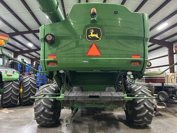 Image of John Deere S670 equipment image 1