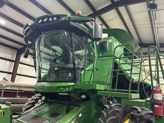 Image of John Deere S670 equipment image 2