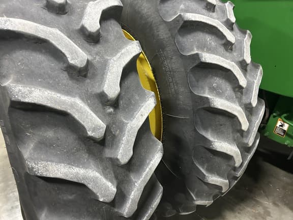 Image of John Deere S670 equipment image 3