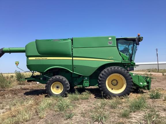 Image of John Deere S670 equipment image 4