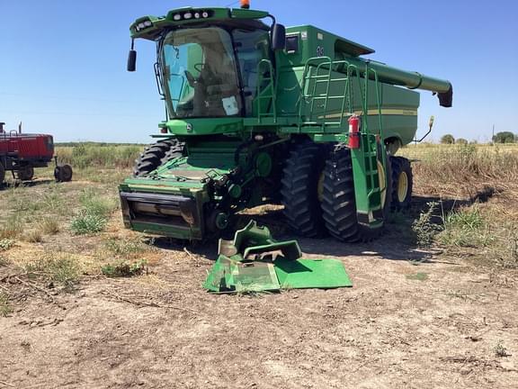 Image of John Deere S670 equipment image 2