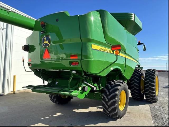 Image of John Deere S670 equipment image 4