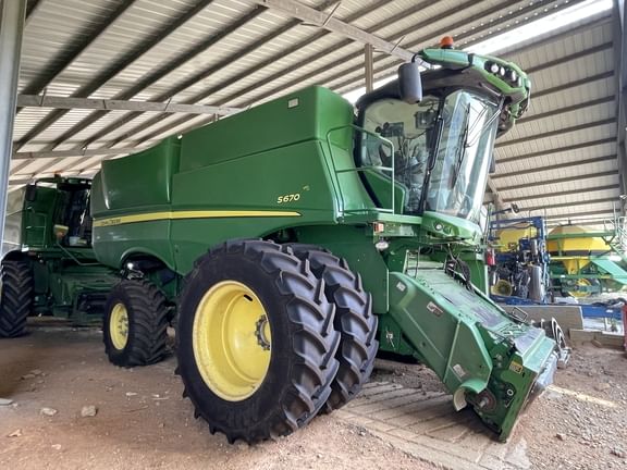 Main image John Deere S670