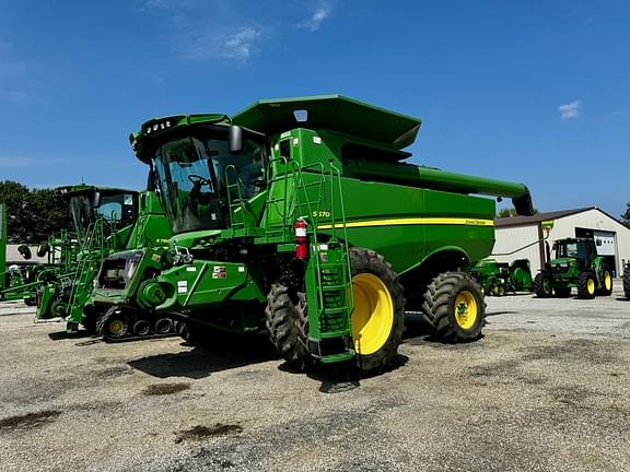 Image of John Deere S670 equipment image 1