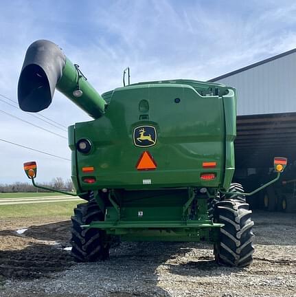 Image of John Deere S670 equipment image 4