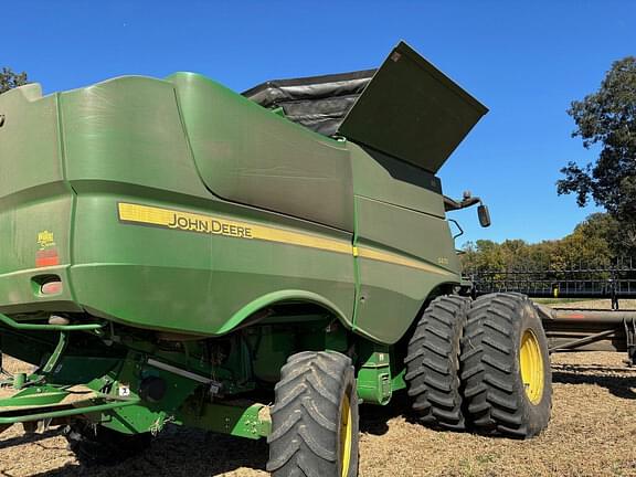 Image of John Deere S670 Primary image