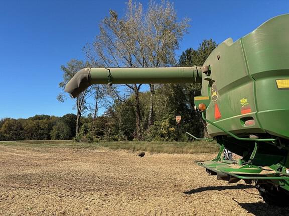 Image of John Deere S670 equipment image 4