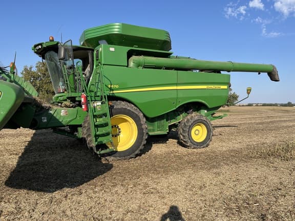 Image of John Deere S670 equipment image 4