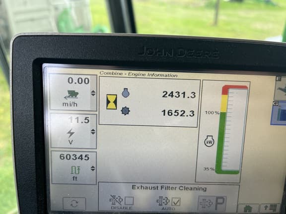 Image of John Deere S670 equipment image 2