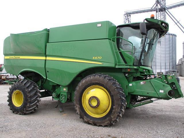 Image of John Deere S670 equipment image 1