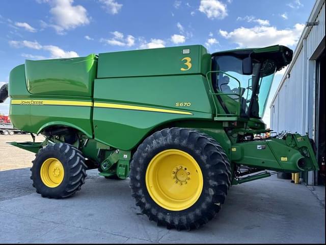 Image of John Deere S670 equipment image 2