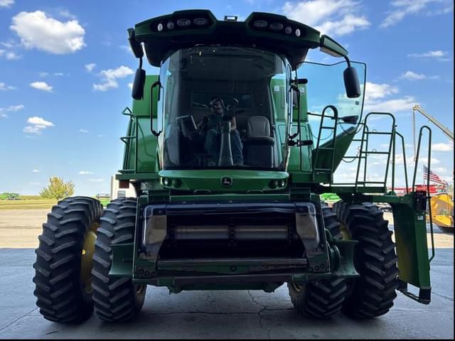 Image of John Deere S670 equipment image 4