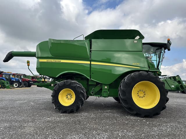 Image of John Deere S670 equipment image 3