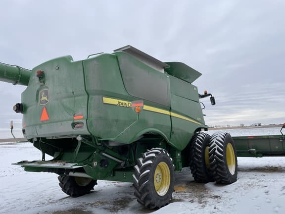 Image of John Deere S670 equipment image 3