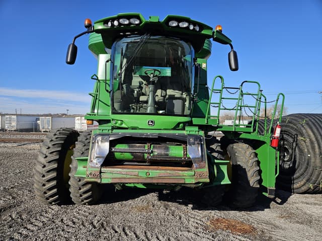 Image of John Deere S670 equipment image 3