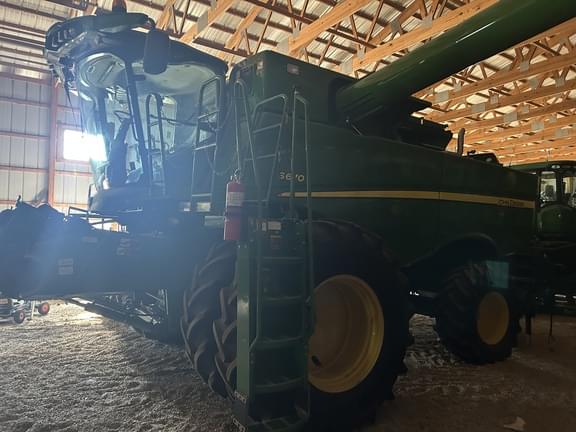 Image of John Deere S670 equipment image 1