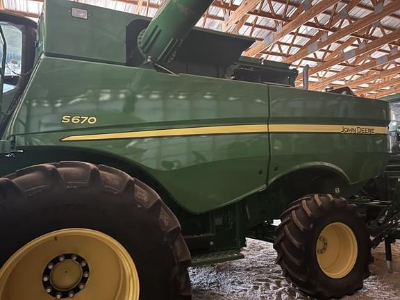 Image of John Deere S670 equipment image 2