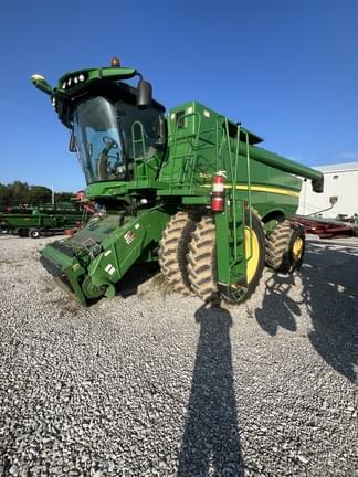 Image of John Deere S670 Primary image