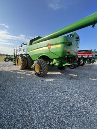 Image of John Deere S670 equipment image 3