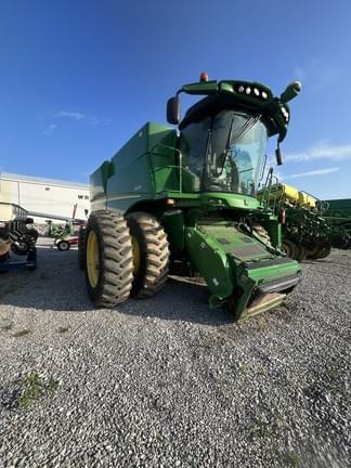 Image of John Deere S670 equipment image 1