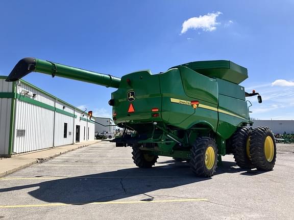 Image of John Deere S670 equipment image 4