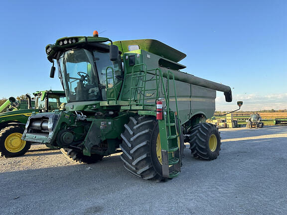 Image of John Deere S670 Image 0