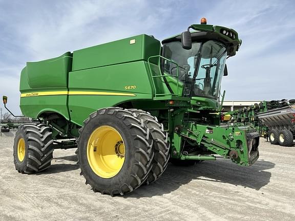 Image of John Deere S670 equipment image 2