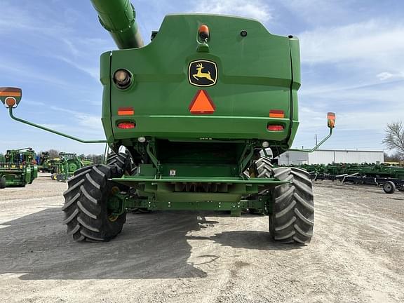 Image of John Deere S670 equipment image 4