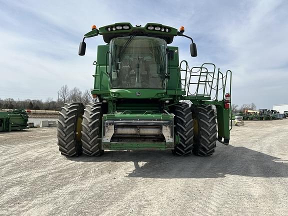 Image of John Deere S670 equipment image 1