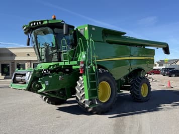 Main image John Deere S670