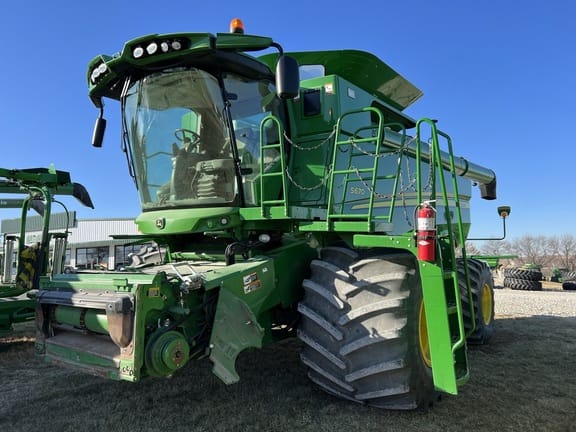 Main image John Deere S670