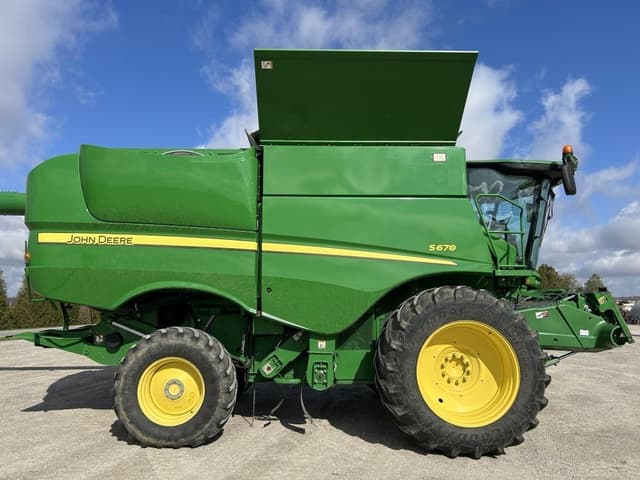 Image of John Deere S670 equipment image 3
