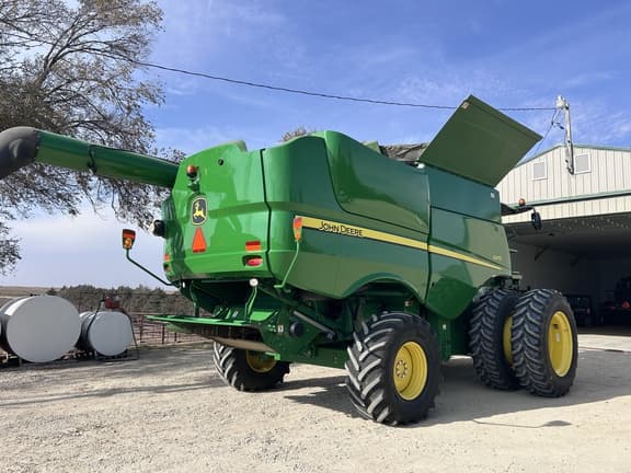 Image of John Deere S670 equipment image 2
