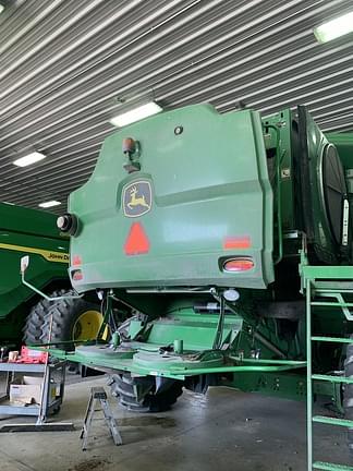 Image of John Deere S670 equipment image 2