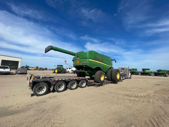 Image of John Deere S670 equipment image 2