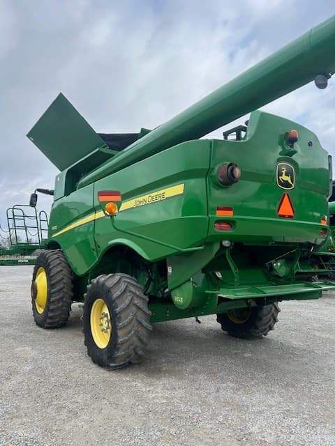 Image of John Deere S670 equipment image 2