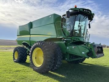 Main image John Deere S670