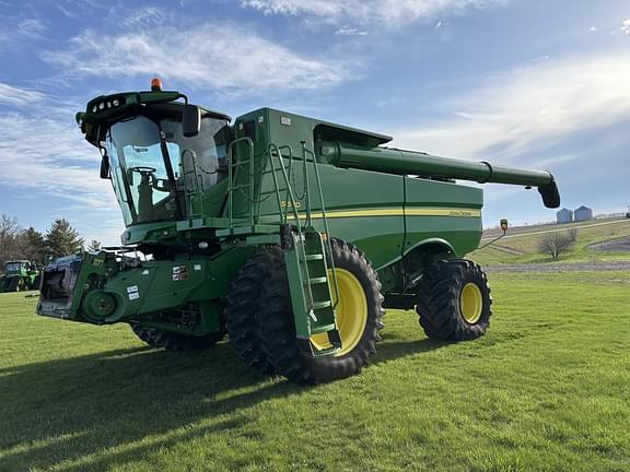 Image of John Deere S670 equipment image 2