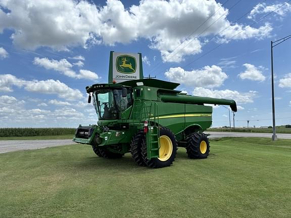 Image of John Deere S670 Primary image